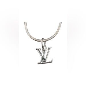 Luxurious Women's Necklace in Silvertone LV Style